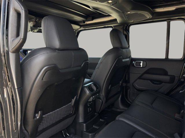 Photo of 2025 Black Clearcoat Jeep Wrangler