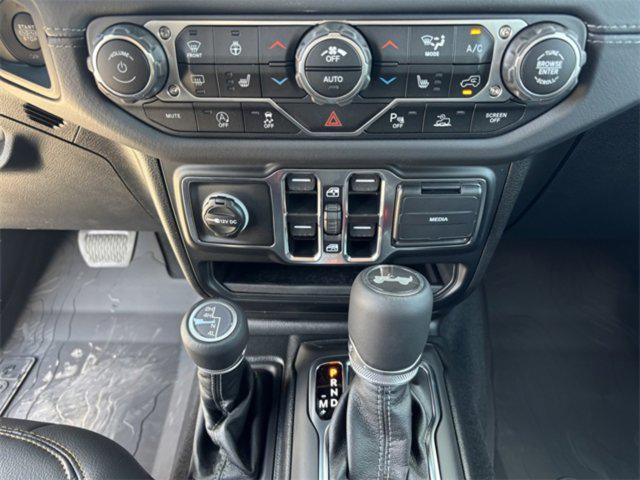 Photo of 2025 Black Clearcoat Jeep Wrangler
