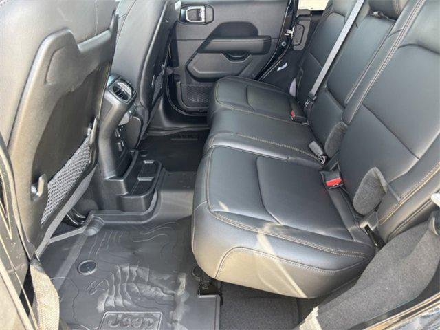 Photo of 2025 Black Clearcoat Jeep Wrangler