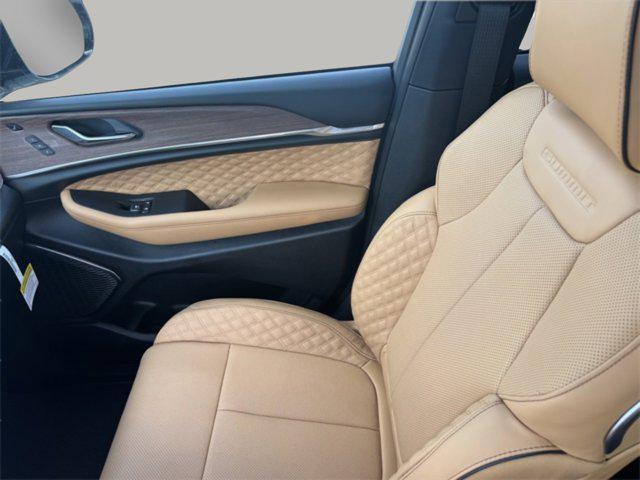 Photo of 2025 Bright White Clearcoat Jeep Grand Cherokee L