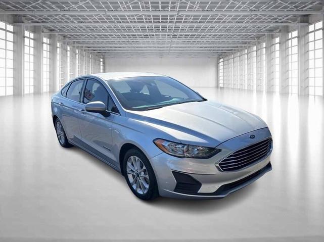 Photo of 2019 Ingot Silver Metallic Ford Fusion Hybrid