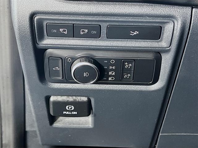 Photo of 2022 Space White Metallic Ford F-150