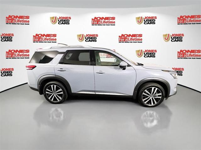 Photo of 2024 Boulder Gray Pearl Nissan Pathfinder