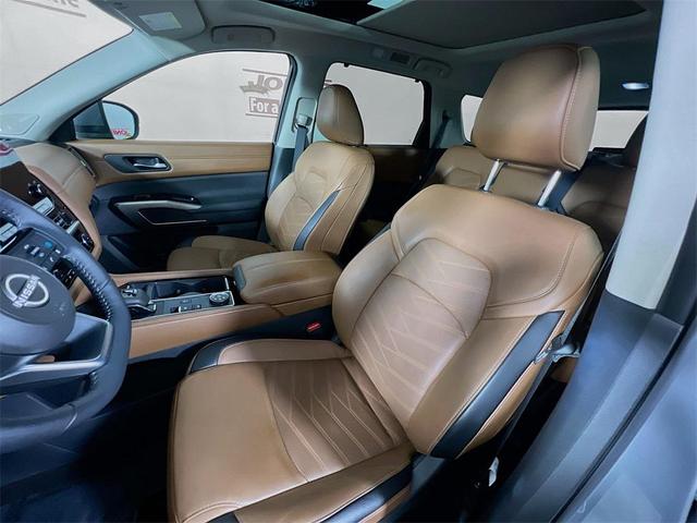 Photo of 2024 Boulder Gray Pearl Nissan Pathfinder