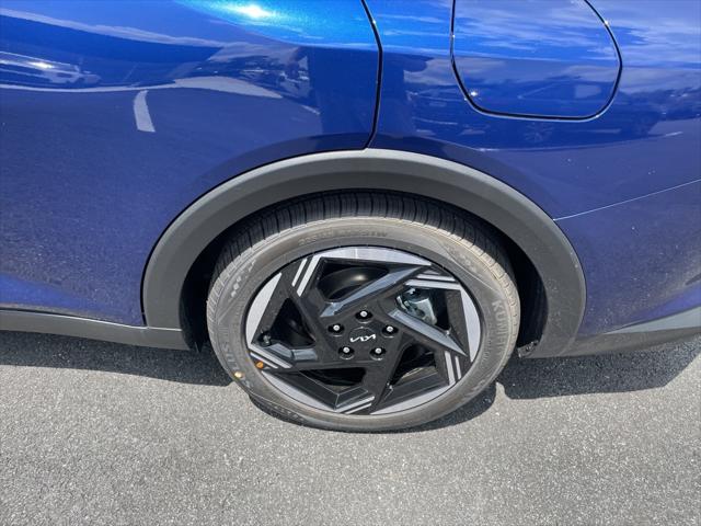 Photo of 2025 Blue Kia K4