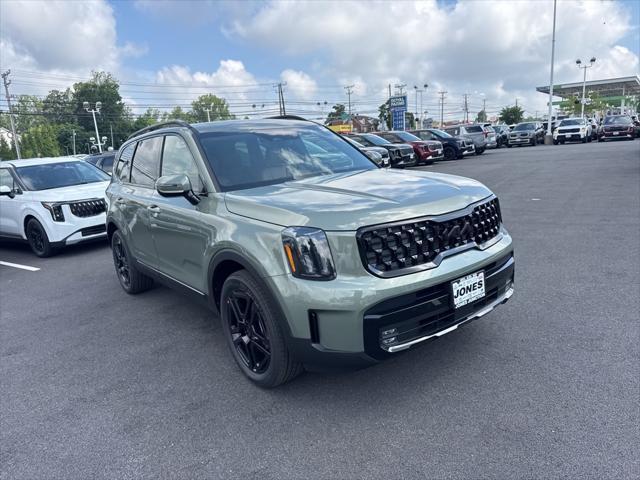 Photo of 2025 Green Kia Telluride