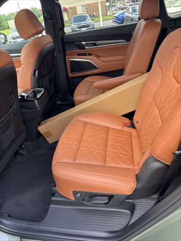 Photo of 2025 Green Kia Telluride