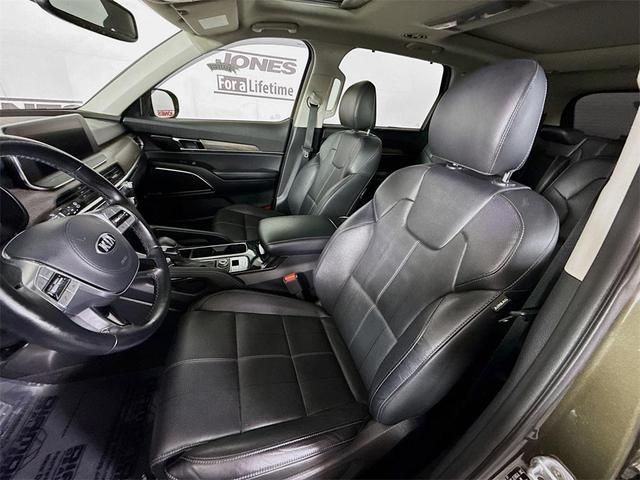 Photo of 2021 Dark Moss Kia Telluride