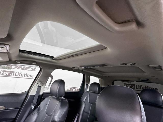 Photo of 2021 Dark Moss Kia Telluride