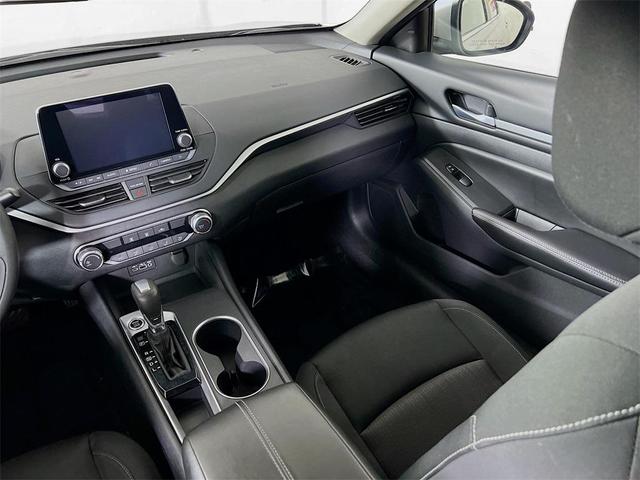Photo of 2022 Brilliant Silver Metallic Nissan Altima