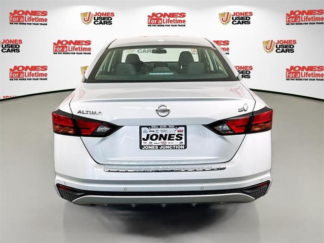 Photo of 2022 Brilliant Silver Metallic Nissan Altima