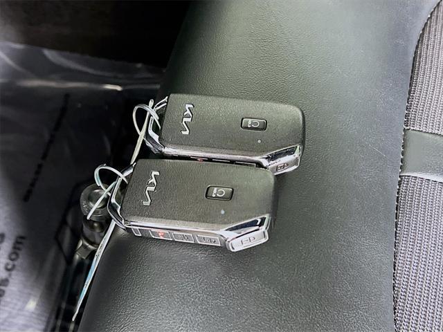 Photo of 2024 Wolf Gray Kia K5