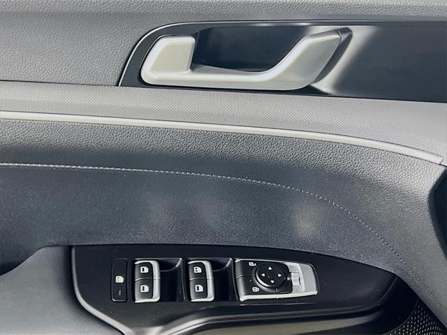 Photo of 2024 Wolf Gray Kia K5