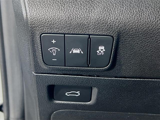 Photo of 2024 Wolf Gray Kia K5