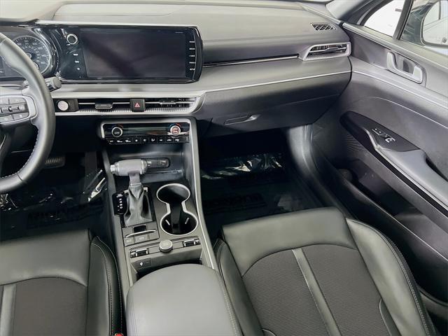Photo of 2024 Wolf Gray Kia K5