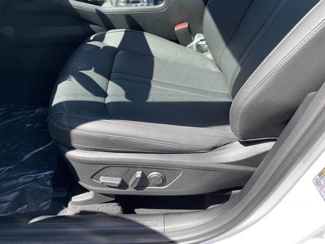 Photo of 2026 Glacial White Pearl Kia Sorento