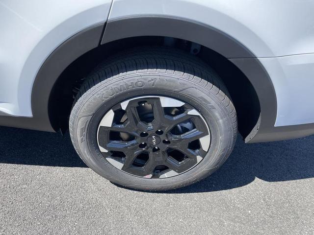 Photo of 2026 Glacial White Pearl Kia Sorento