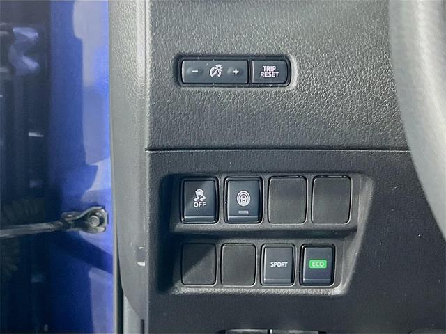 Photo of 2021 Caspian Blue Metallic Nissan Rogue Sport
