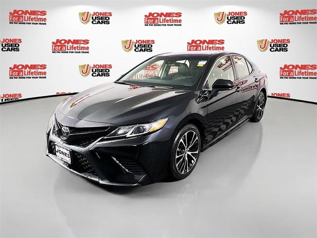 Photo of 2018 Midnight Black Toyota Camry