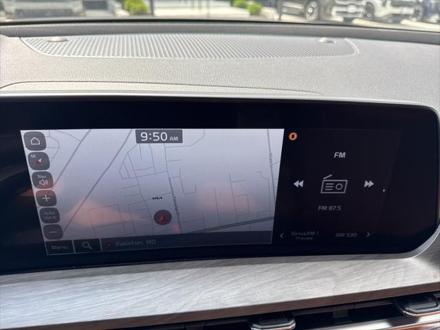 Photo of 2025 White Pearl Kia Telluride
