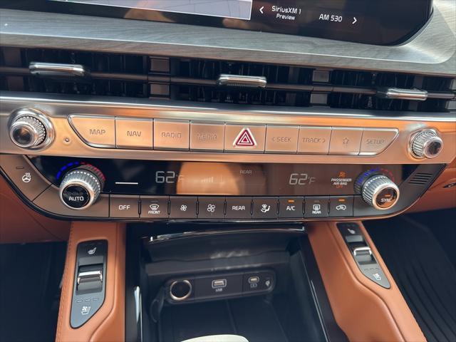Photo of 2025 White Pearl Kia Telluride