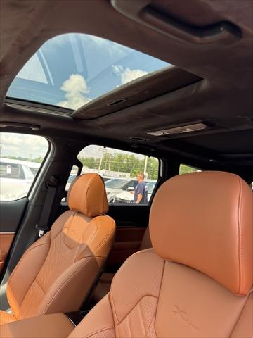Photo of 2025 White Pearl Kia Telluride