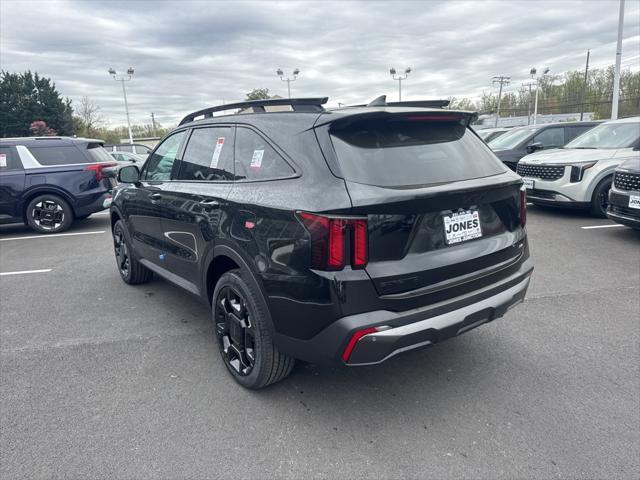 Photo of 2025 Ebony Kia Sorento