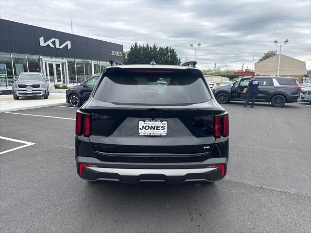 Photo of 2025 Ebony Kia Sorento