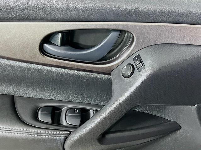 Photo of 2019 Magnetic Black Pearl Nissan Rogue Sport