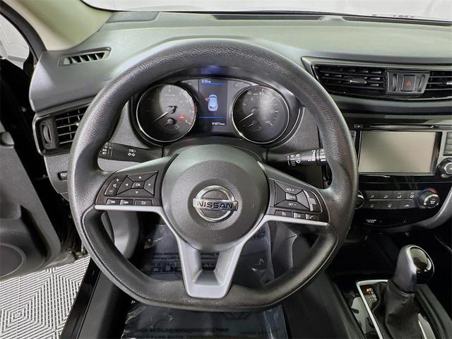Photo of 2019 Magnetic Black Pearl Nissan Rogue Sport