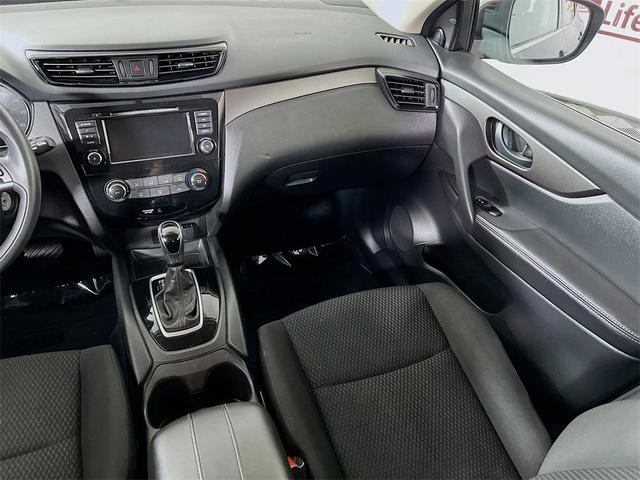 Photo of 2019 Magnetic Black Pearl Nissan Rogue Sport