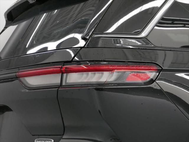 Photo of 2022 Diamond Black Crystal Pearlcoat Jeep Grand Cherokee