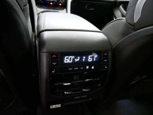Photo of 2022 Diamond Black Crystal Pearlcoat Jeep Grand Cherokee