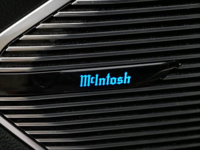 Photo of 2022 Diamond Black Crystal Pearlcoat Jeep Grand Cherokee