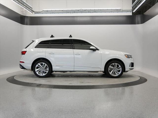 Photo of 2020 White Audi Q7
