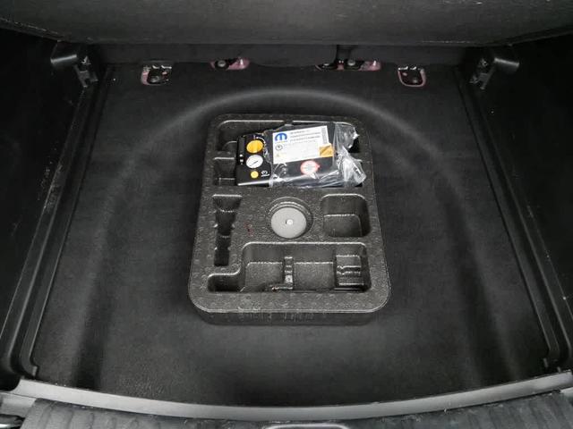 Photo of 2023 Redline Pearlcoat Jeep Compass