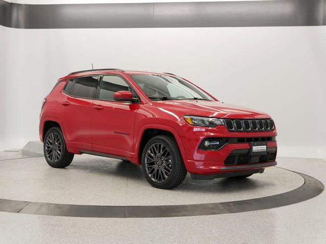 Photo of 2023 Redline Pearlcoat Jeep Compass