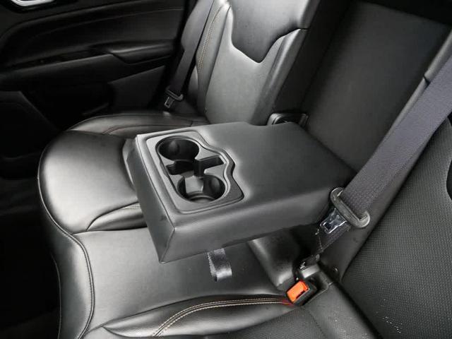 Photo of 2023 Redline Pearlcoat Jeep Compass