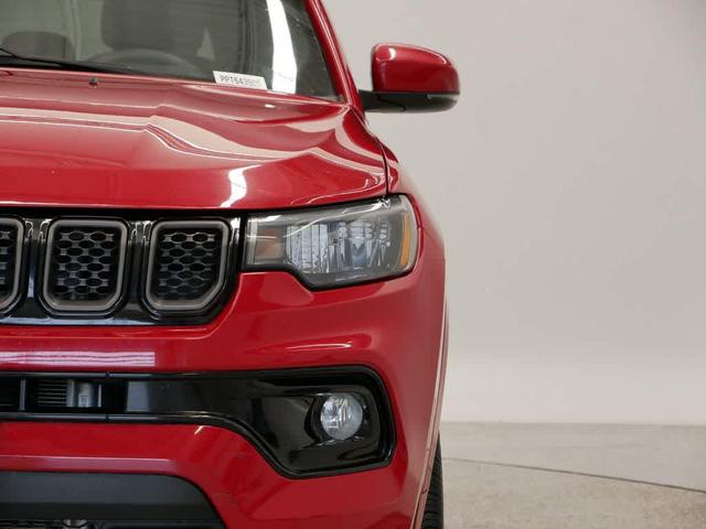 Photo of 2023 Redline Pearlcoat Jeep Compass
