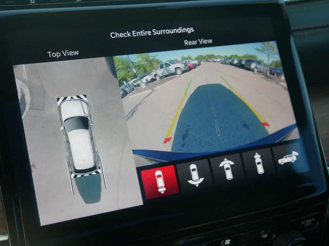 Photo of 2023 Diamond Black Crystal Pearlcoat Jeep Grand Cherokee