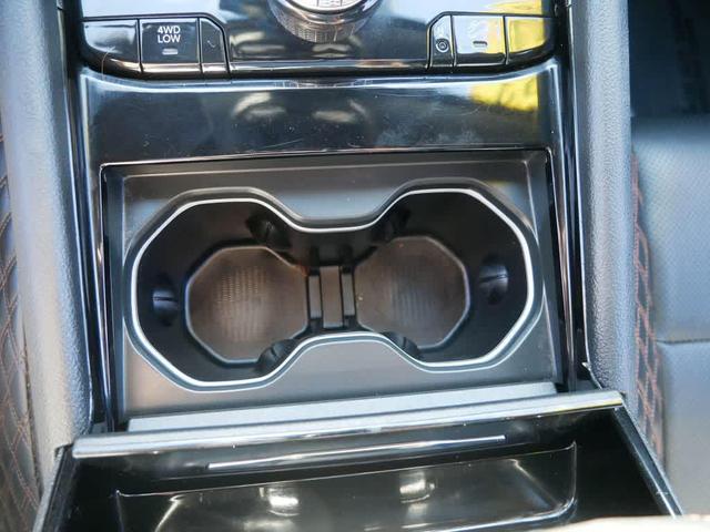 Photo of 2023 Diamond Black Crystal Pearlcoat Jeep Grand Cherokee