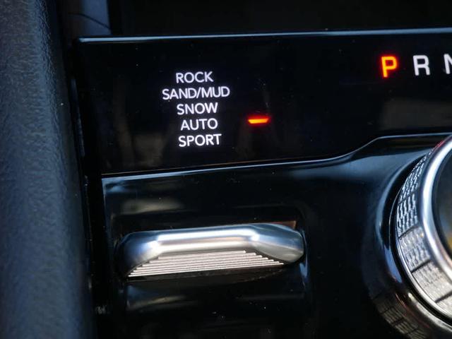 Photo of 2023 Diamond Black Crystal Pearlcoat Jeep Grand Cherokee