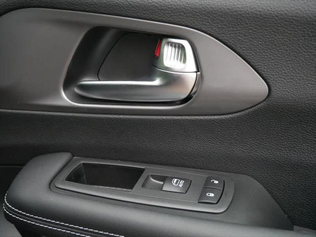 Photo of 2025 Fathom Blue Pearlcoat Chrysler Pacifica