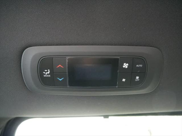 Photo of 2025 Fathom Blue Pearlcoat Chrysler Pacifica