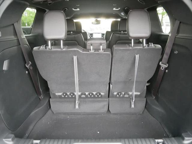 Photo of 2025 Fathom Blue Pearlcoat Chrysler Pacifica