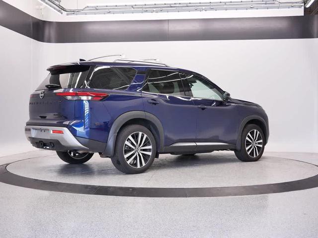 Photo of 2024 Deep Ocean Blue Pearl Nissan Pathfinder
