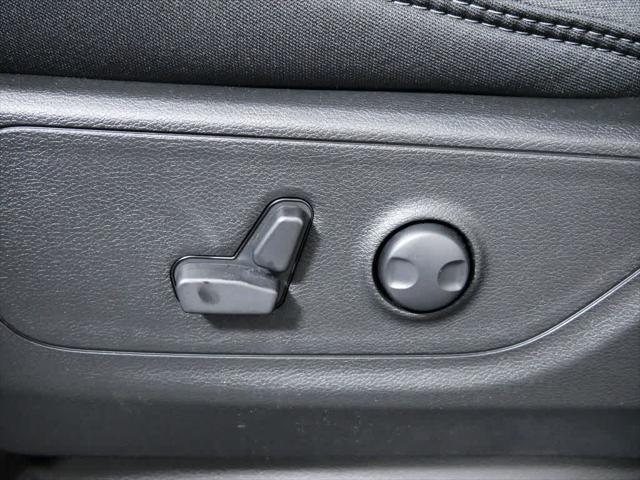Photo of 2025 Bright White Clearcoat RAM 1500