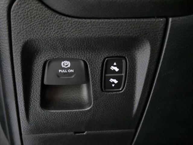 Photo of 2025 Bright White Clearcoat RAM 1500