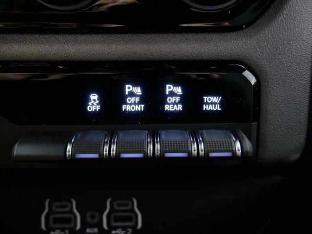 Photo of 2025 Bright White Clearcoat RAM 1500