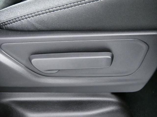 Photo of 2025 Bright White Clearcoat RAM 1500